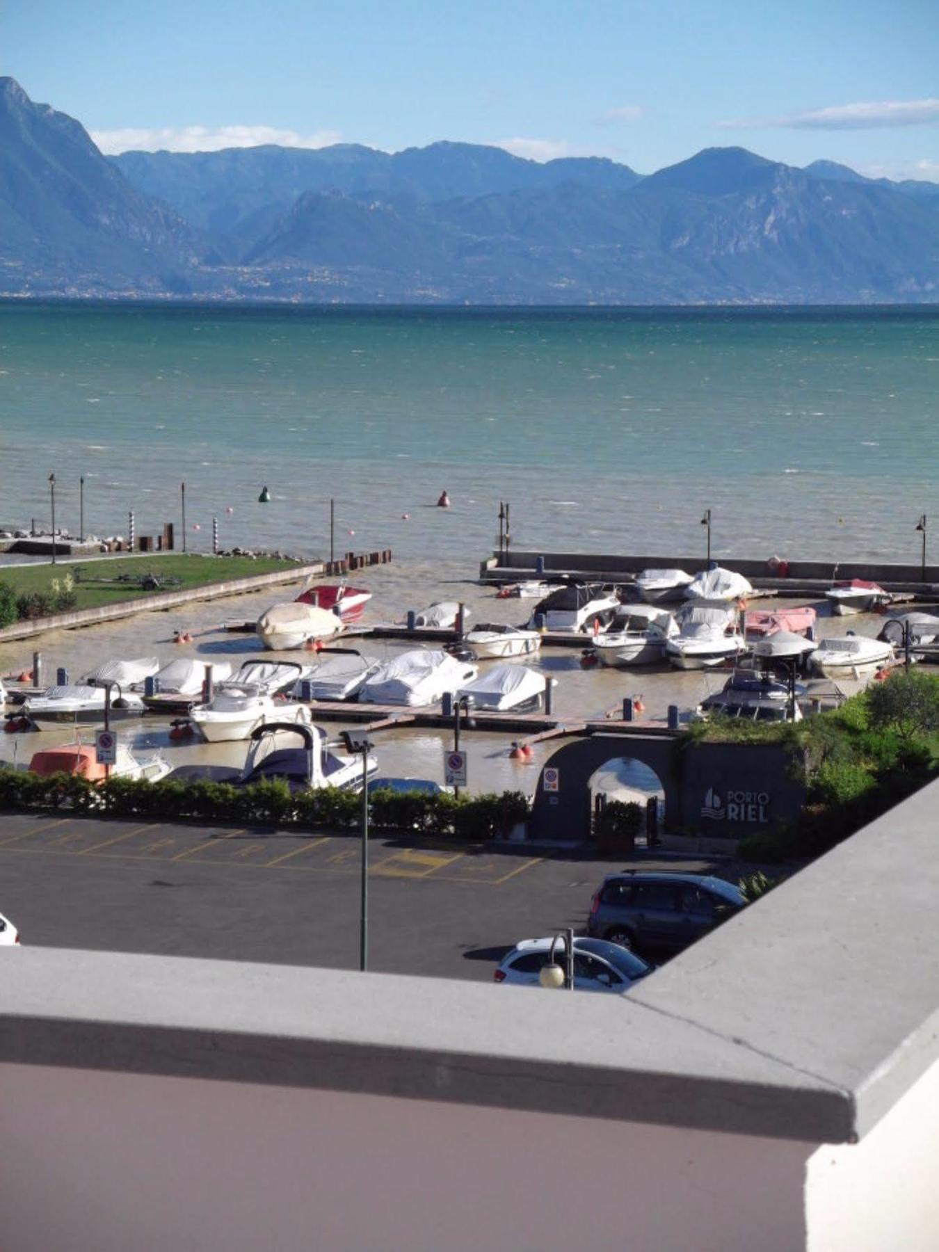 Hotel Cristal Sirmione Exterior photo